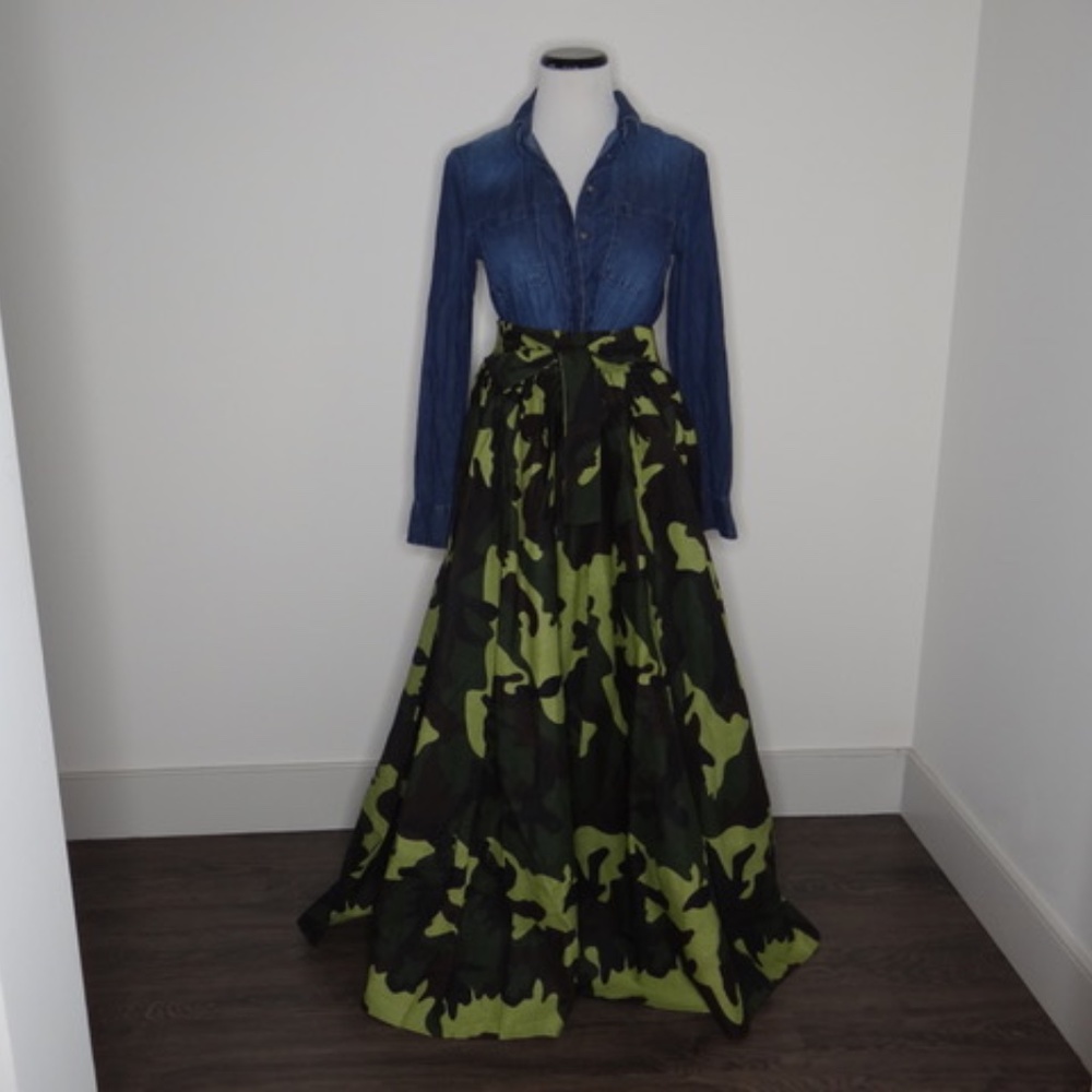 Camo cotton skirt with tie belt